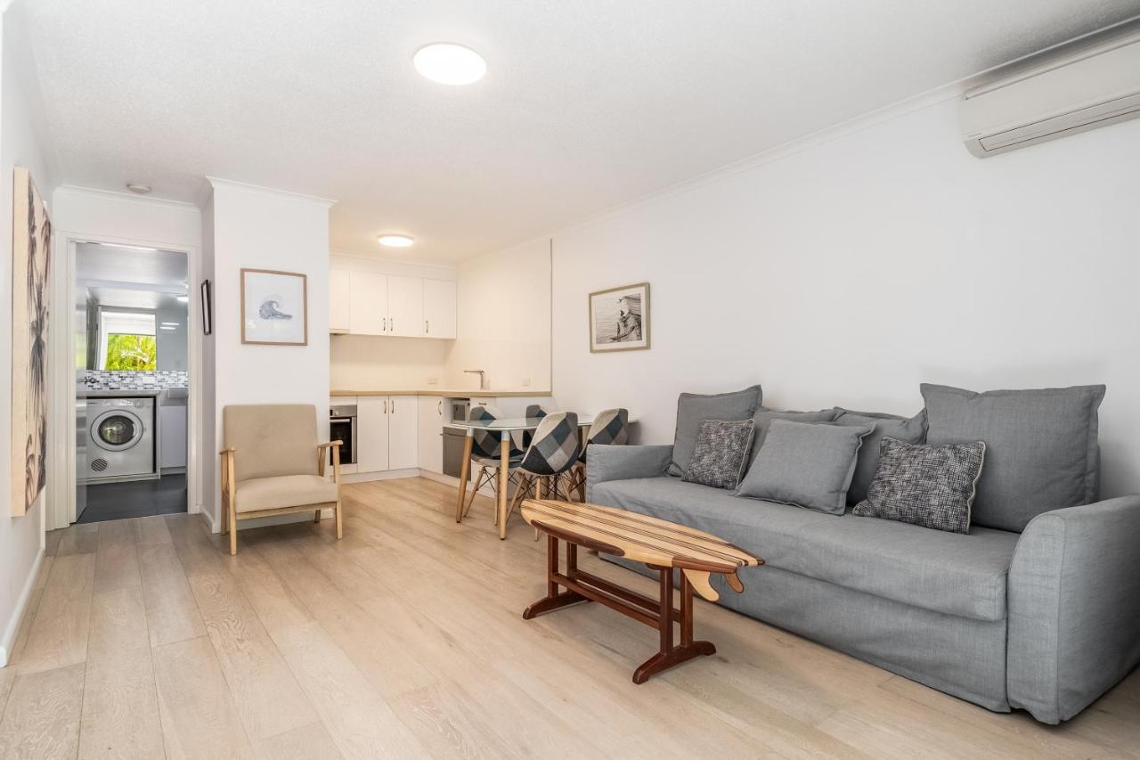 Beaches Apartments Teluk Byron Bagian luar foto
