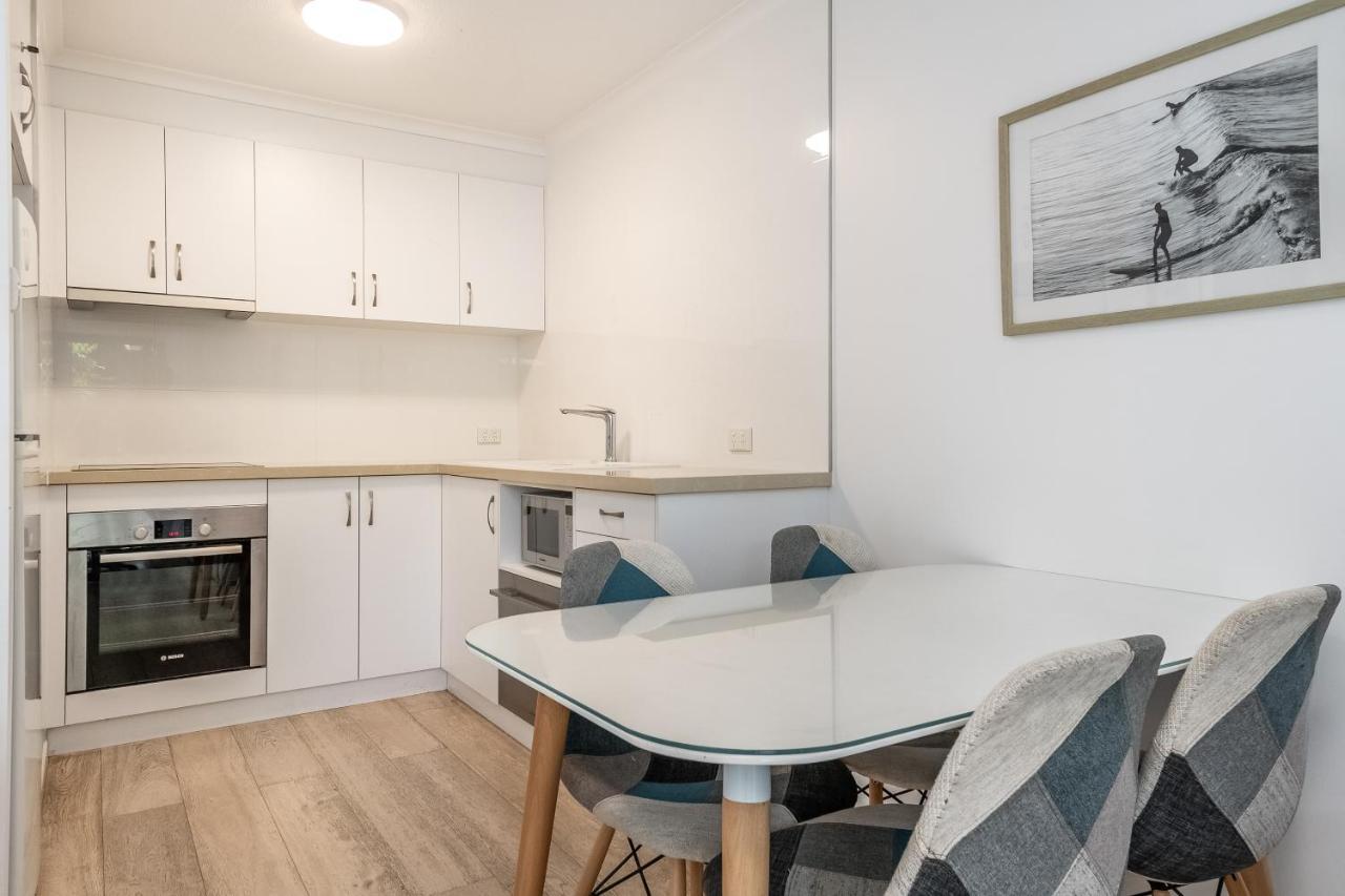 Beaches Apartments Teluk Byron Bagian luar foto