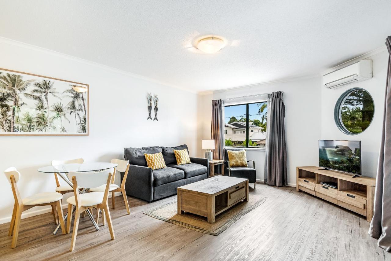 Beaches Apartments Teluk Byron Bagian luar foto