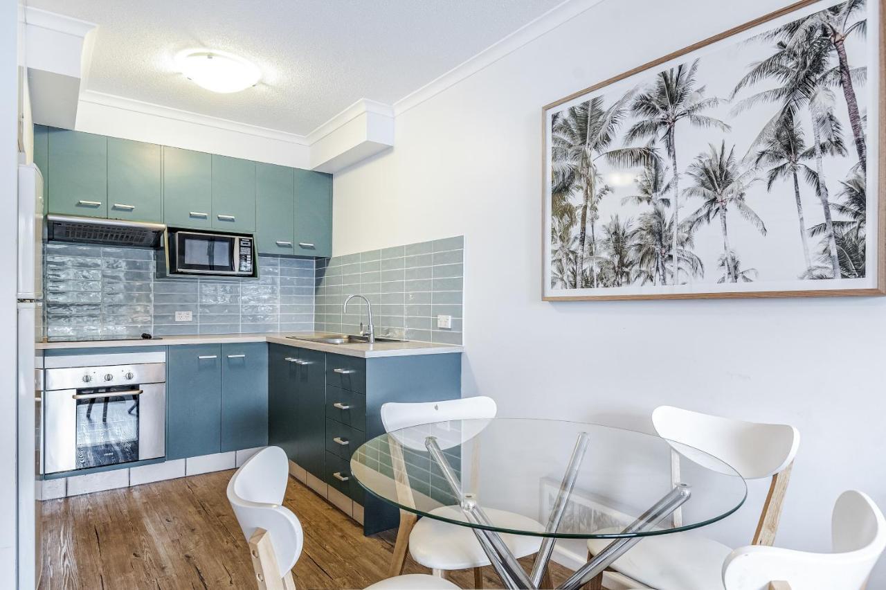Beaches Apartments Teluk Byron Bagian luar foto