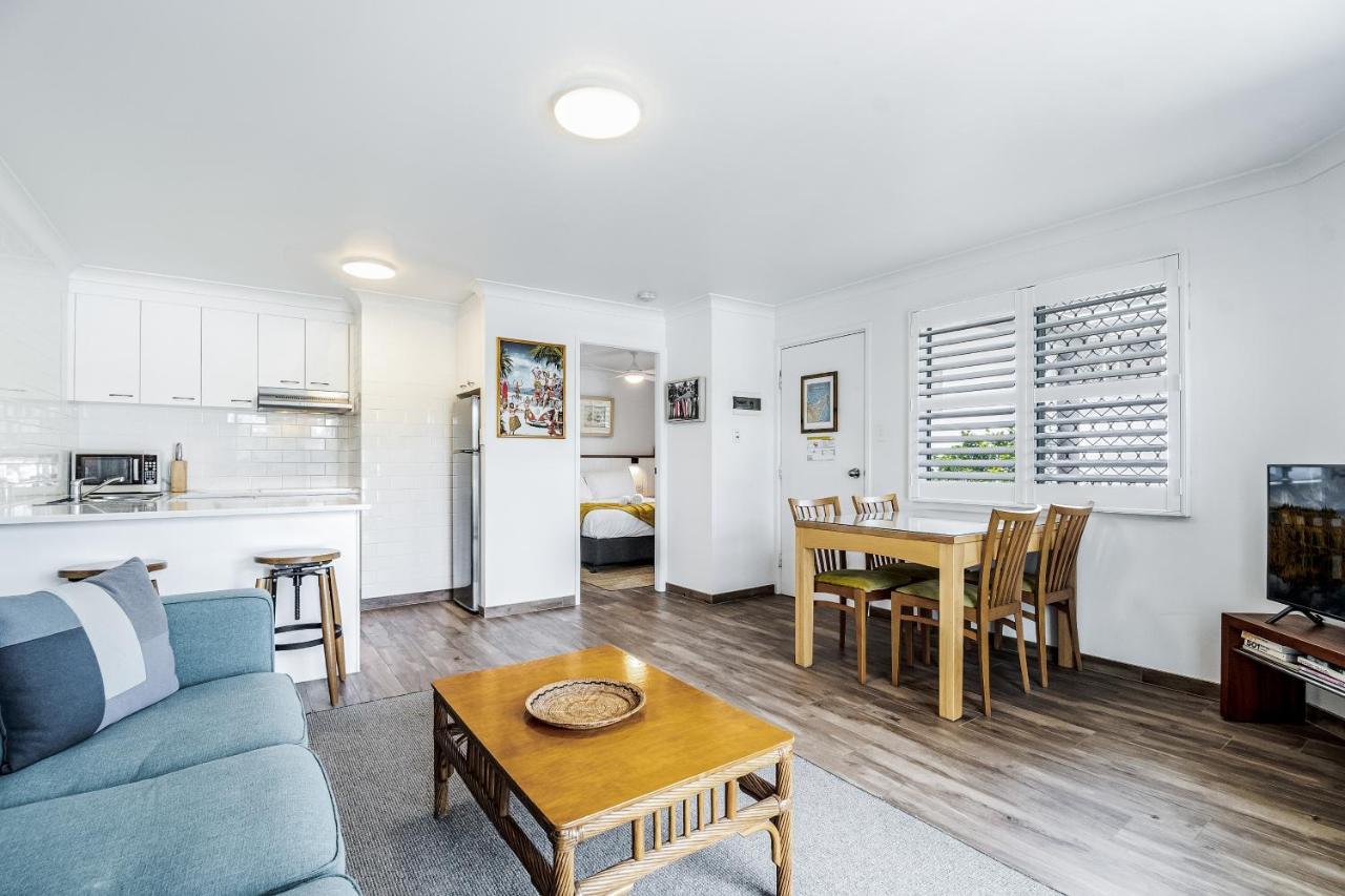 Beaches Apartments Teluk Byron Bagian luar foto