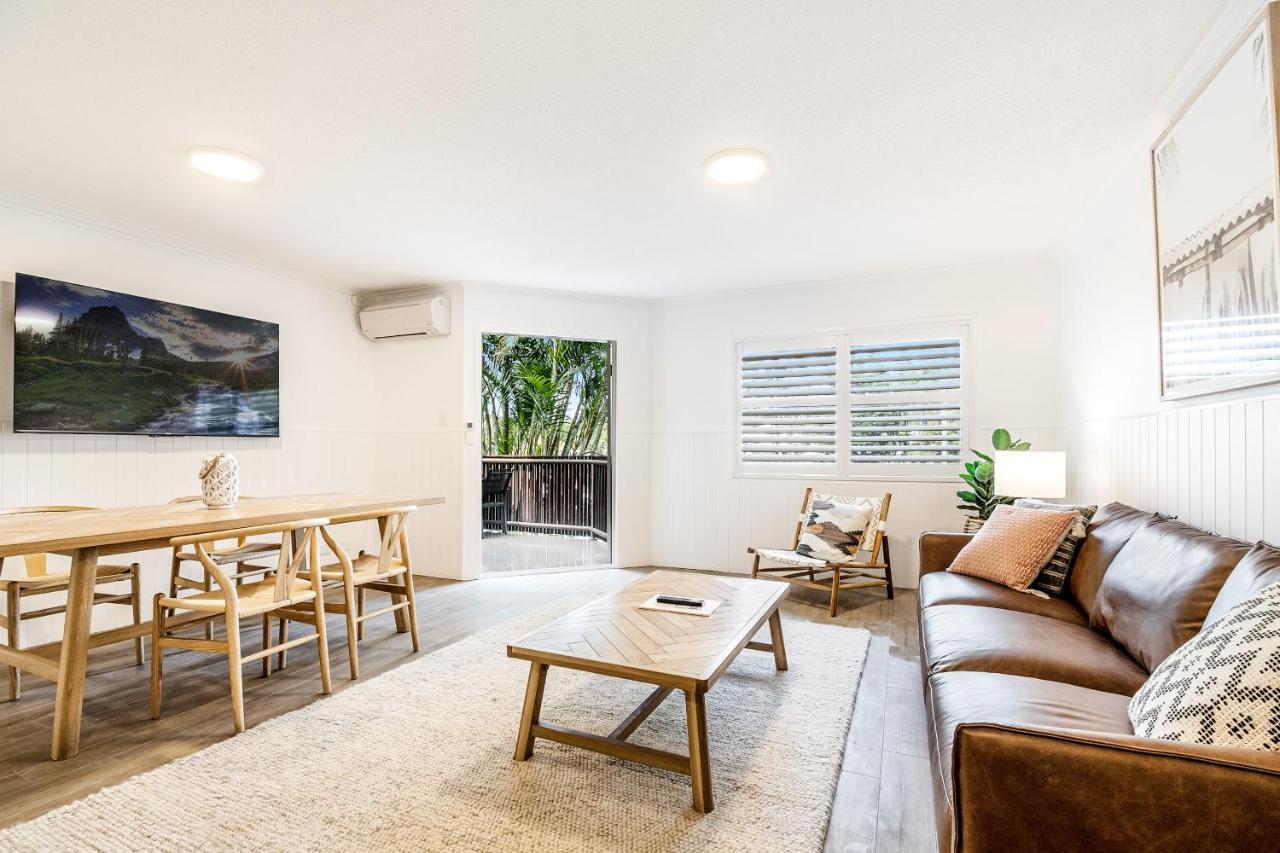 Beaches Apartments Teluk Byron Bagian luar foto