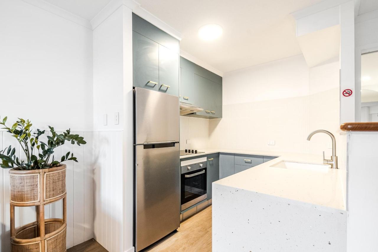 Beaches Apartments Teluk Byron Bagian luar foto