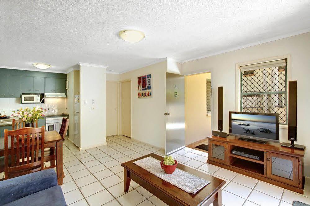 Beaches Apartments Teluk Byron Bagian luar foto