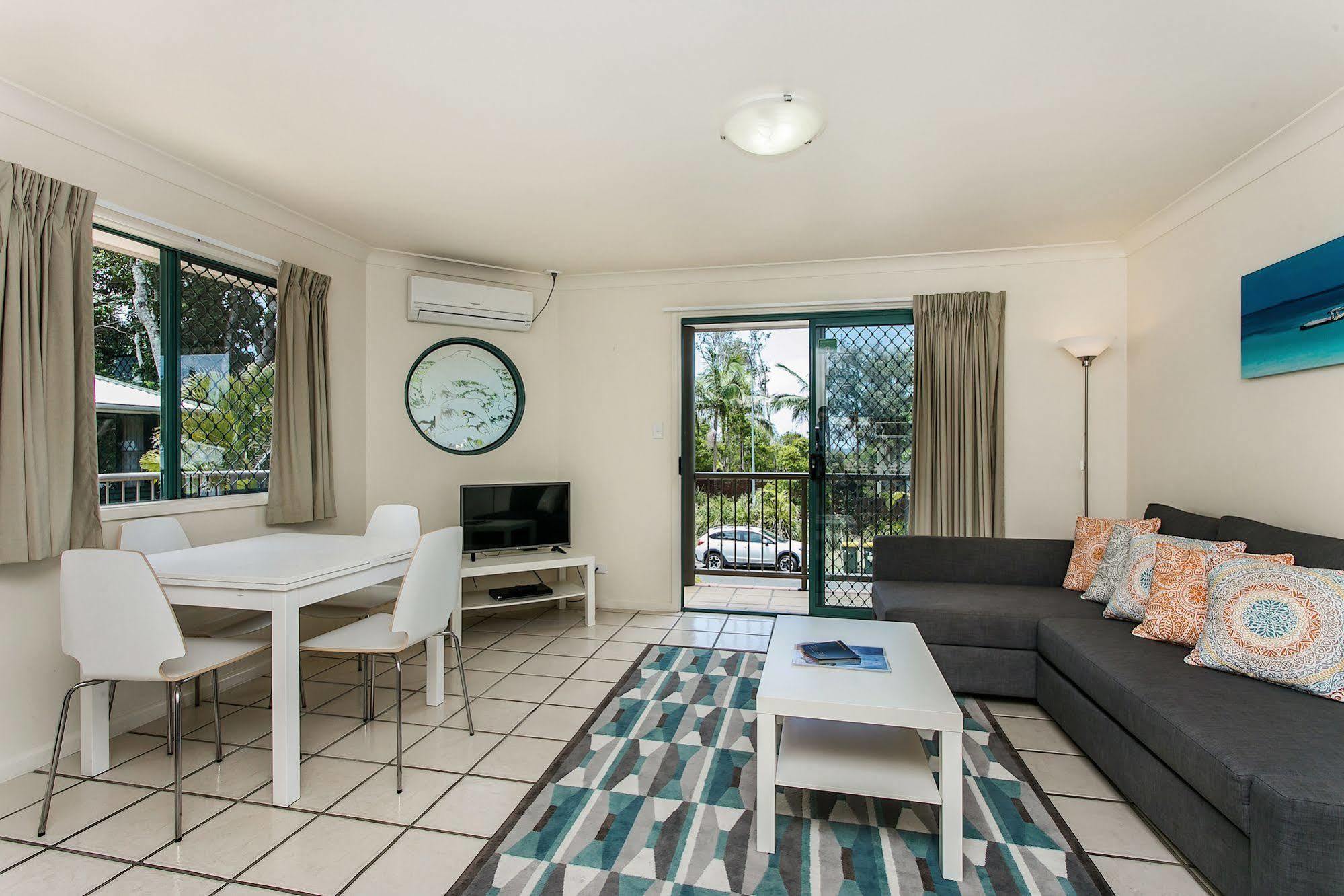 Beaches Apartments Teluk Byron Bagian luar foto