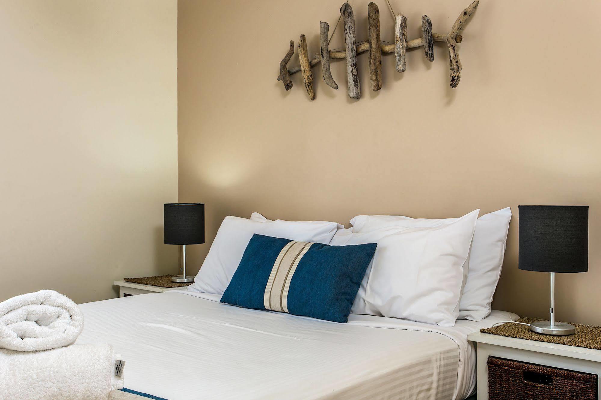 Beaches Apartments Teluk Byron Bagian luar foto