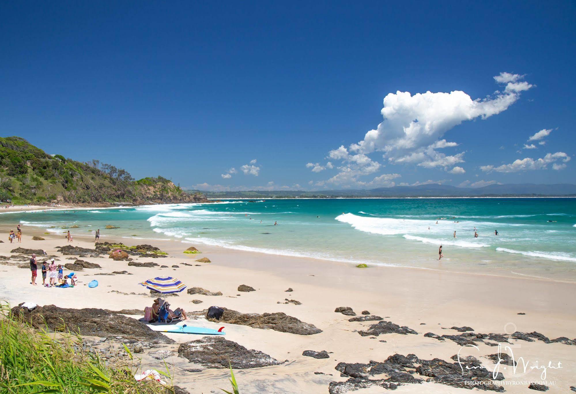 Beaches Apartments Teluk Byron Bagian luar foto