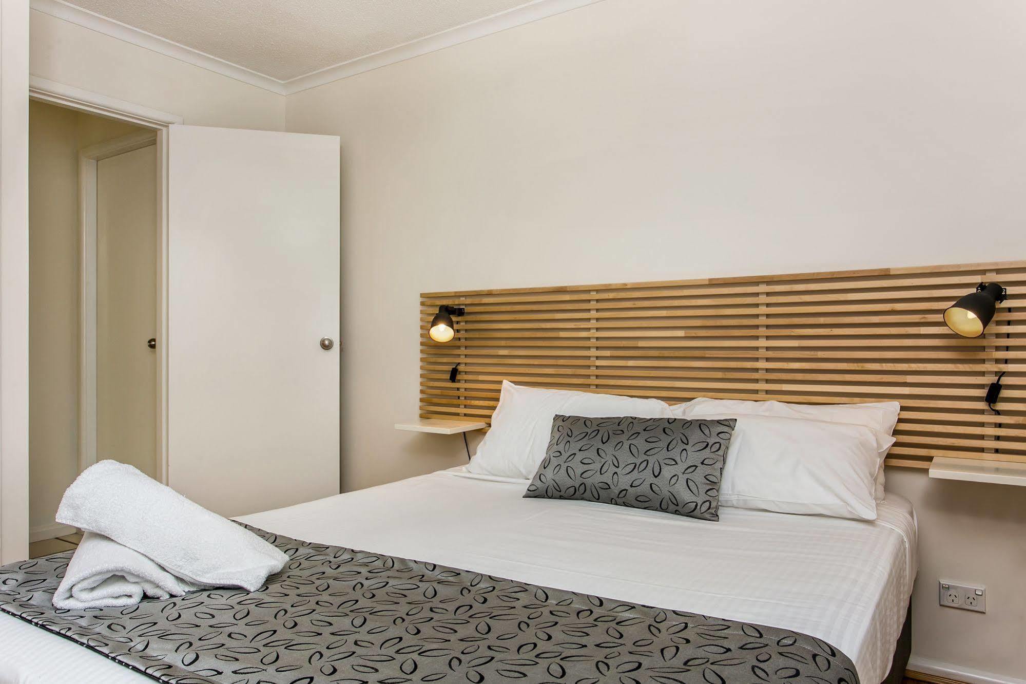 Beaches Apartments Teluk Byron Bagian luar foto