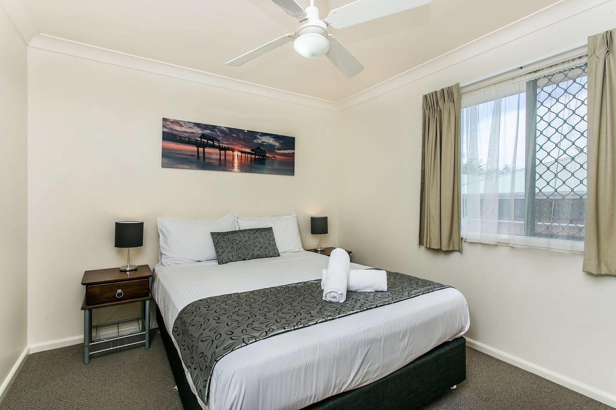 Beaches Apartments Teluk Byron Bagian luar foto