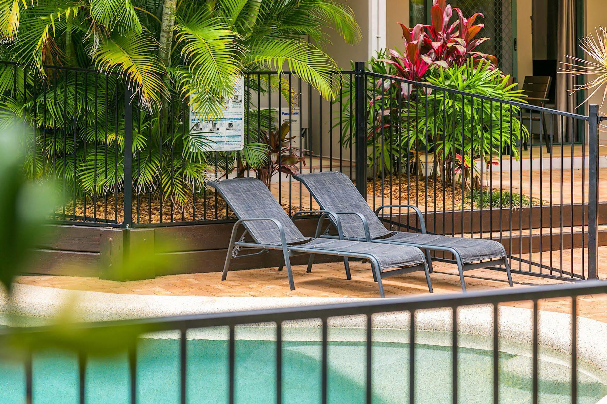 Beaches Apartments Teluk Byron Bagian luar foto